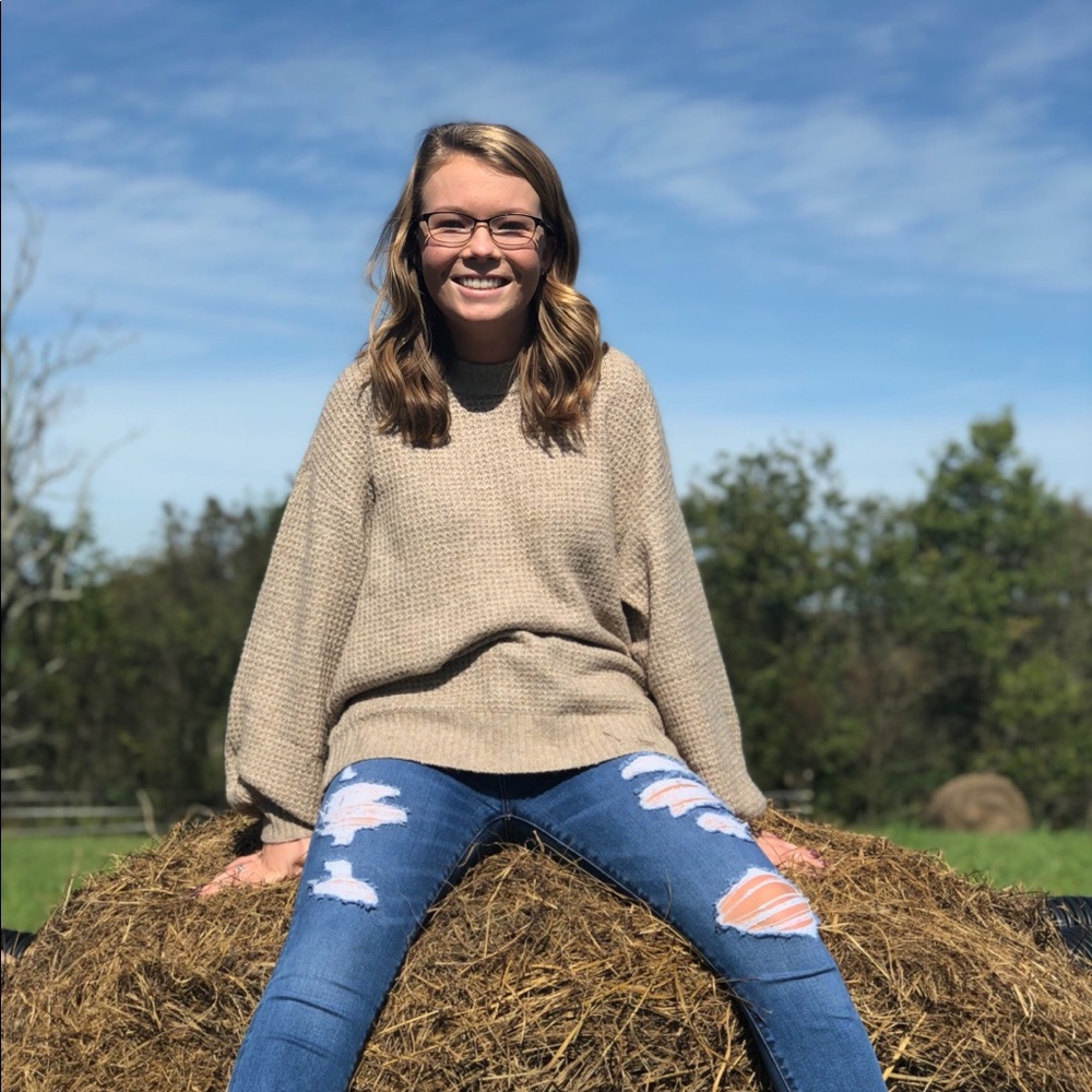 Meet your Posher, Laure